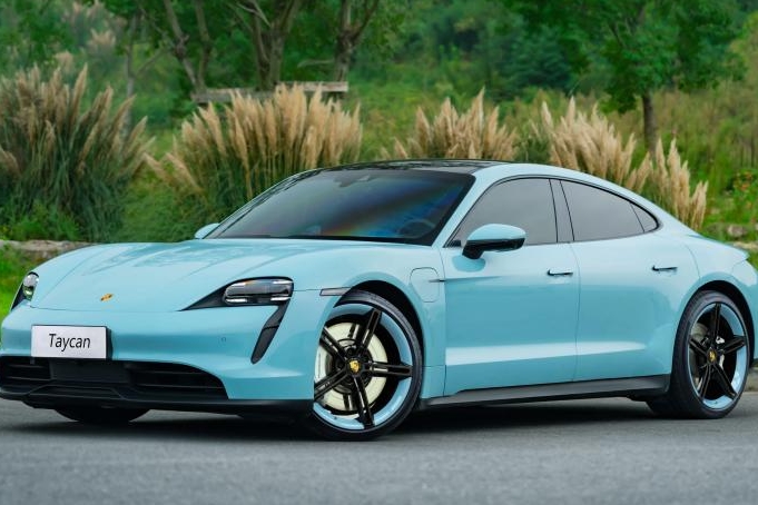 전기차 전압 아키텍처의 대결: 400V 시스템과 800V 시스템의 현재와 미래